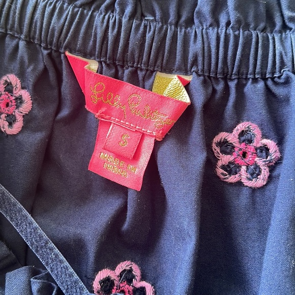 Lilly Pulitzer High Tide Navy Jaeda Top. Size small - Picture 8 of 9